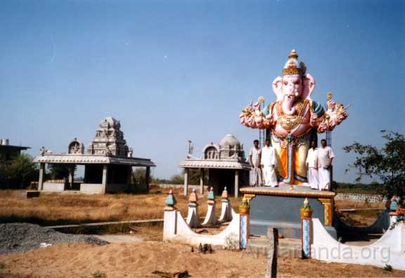 ChillakalluAshram.jpg - 
Ganapati and Subramania Swami temples under construction in 2005