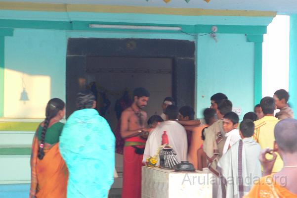 P1050979.JPG - Arati at Subramania Swami temple