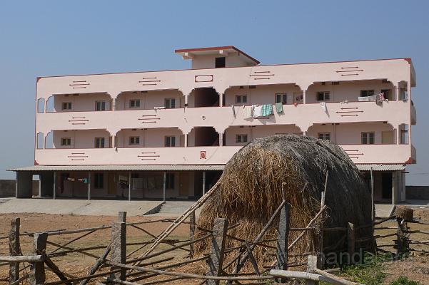 P1060009.JPG - Students' dormitories