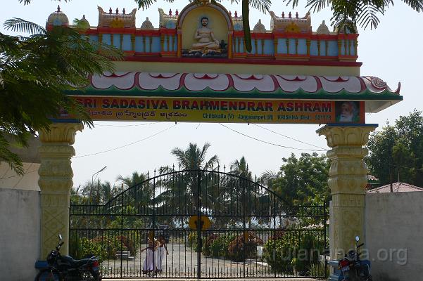 P1060035.JPG - Entrance to the ashram