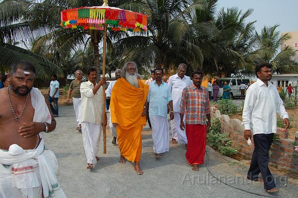 DSC_0016.JPG - Swamiji's arrival for the Kumbhabhishekam